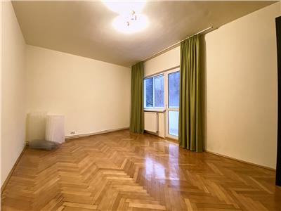 Apartament 4 camere, 2 bai, S80mp., Plopilor