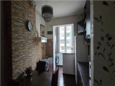 Apartament 3 camere, S69 mp., etaj 1din 4, Piata Mihai Viteazu