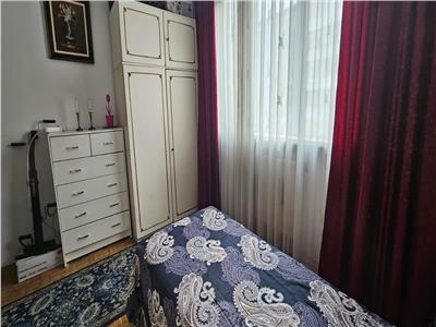 Apartament 3 camere, S69 mp., etaj 1din 4, Piata Mihai Viteazu