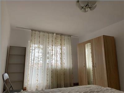 Apartament 3 camere, decomandat, mobilat, zona Pta Cipariu.