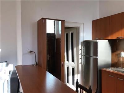 Apartament cu o camera, semicentral, S 30 mp, mobilat, utilat.