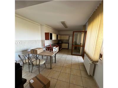 Apartament 3 camere, decomadat, S 83 mp + 2 balcoane, Str. Nasaud.