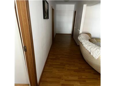 Apartament 3 camere, decomadat, S 83 mp + 2 balcoane, Str. Nasaud.