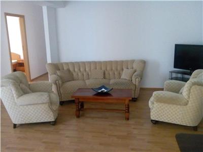 Apartament 3 camere, decomadat, S 83 mp + 2 balcoane, Str. Nasaud.