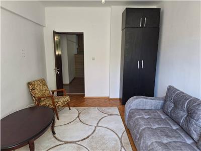 Apartament 2 camere, decomandat, mobilat, Semicentral.