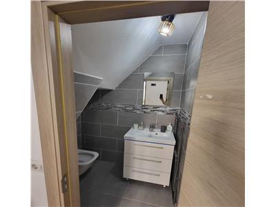 Apartament 2 camere, decomandat, mobilat, utilat, Pta Mihai Viteazul.