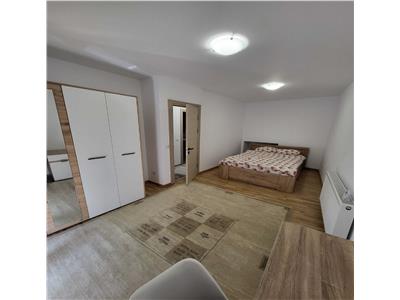 Apartament 2 camere, decomandat, mobilat, utilat, Pta Mihai Viteazul.