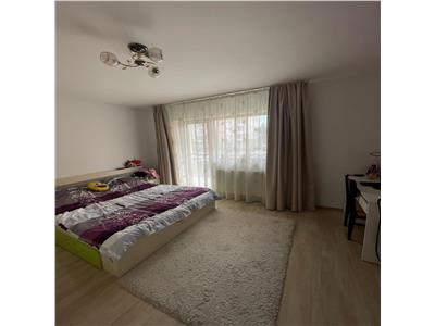 Apartament 3 camere, bloc tip vila, parcare, mobilat, Intre Lacuri.