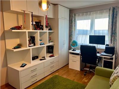 Apartament 3 camere, decomandat, 2 parcări, mobilat, Europa.