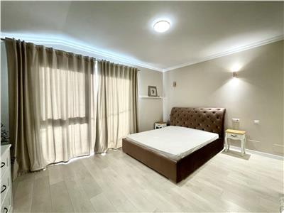 Duplex 5 camere, S 140 mp + curte, zona Grand Hotel Italia.