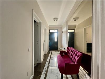 Duplex 5 camere, S 140 mp + curte, zona Grand Hotel Italia.