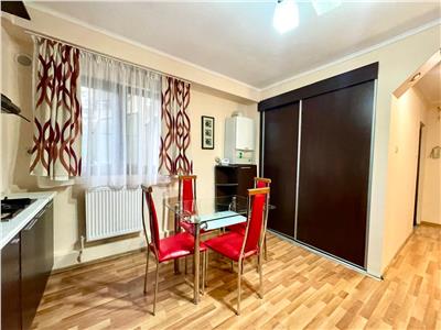 Apartament 3 camere, decomandat, mobilat, utilat, zona FSEGA.