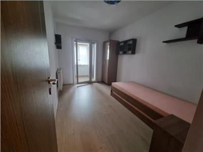 Apartament 3 camere, decomandat, mobilat, utilat, Aurel Vlaicu.