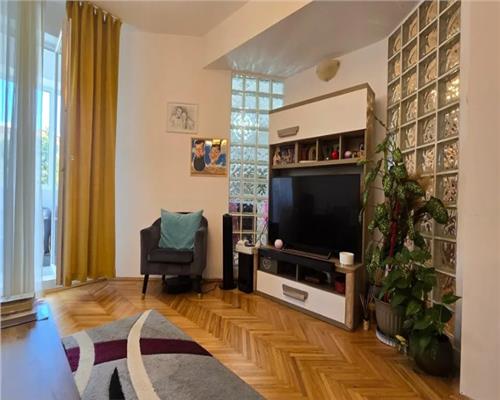 Apartament 2 camere, decomandat, mobilat, Zorilor.