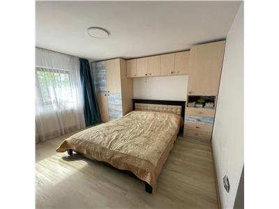 Apartament 3 camere, bloc tip vila, parcare, mobilat, Intre Lacuri.