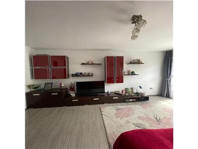 Apartament 3 camere, bloc tip vila, parcare, mobilat, Intre Lacuri.