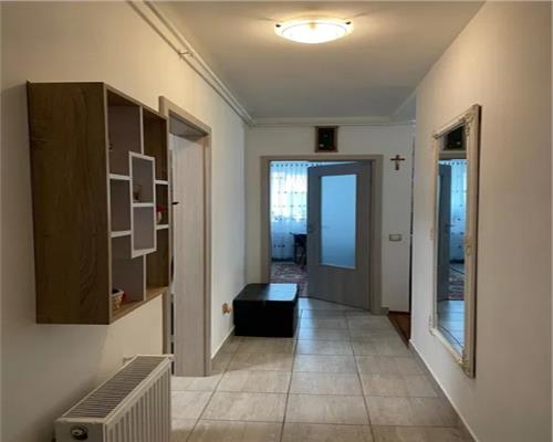 Apartament 3 camere, S 60 mp, mobilat, utilat, Bulgaria.