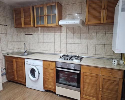 Apartament 2 camere, decomandat, mobilat, Intre Lacuri.