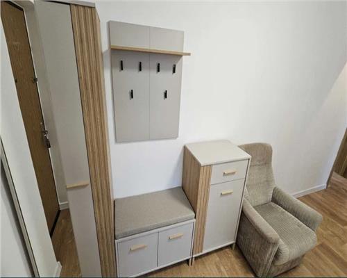 Apartament 2 camere, decomandat, Pta Mihai Viteazul.