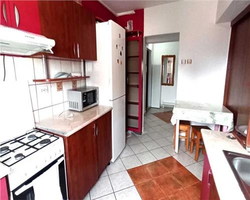 Apartament 3 camere, decomandat, mobilat, utilat, Intre Lacuri.