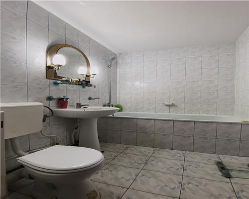 Apartament 4 camere decomandat, 2 bai, str. Gorunului