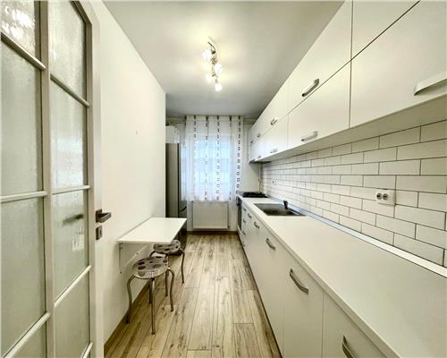 Apartament 2 camere, decomandat, zona BMW Centru.