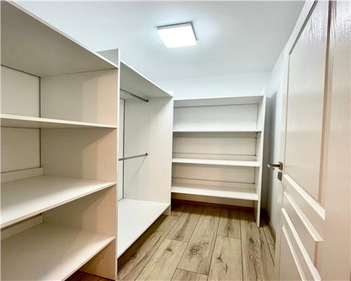 Apartament 2 camere, decomandat, zona BMW Centru.