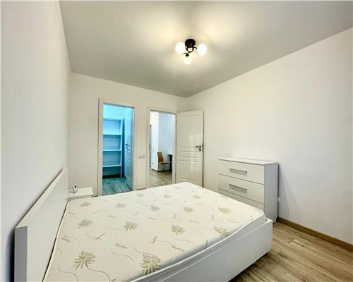 Apartament 2 camere, decomandat, zona BMW Centru.