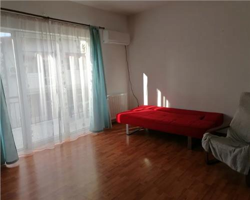 Apartament 2 camere, decomandat, mobilat, Central.