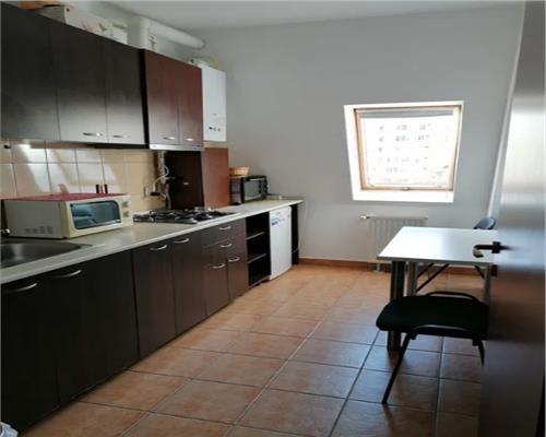 Apartament 2 camere, decomandat, mobilat, Central.