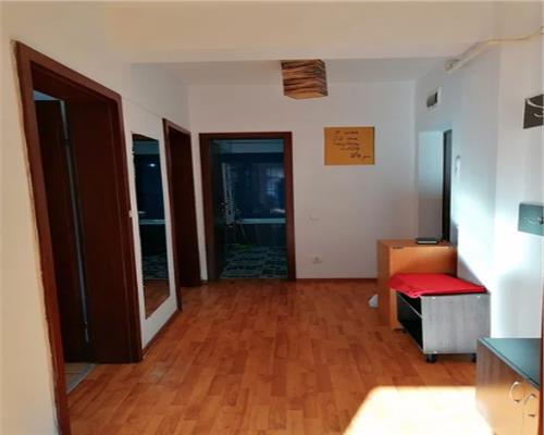 Apartament 2 camere, decomandat, mobilat, Central.