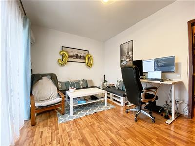 Apartament 2 camere, decomandat, mobilat, str. Ploie?ti.