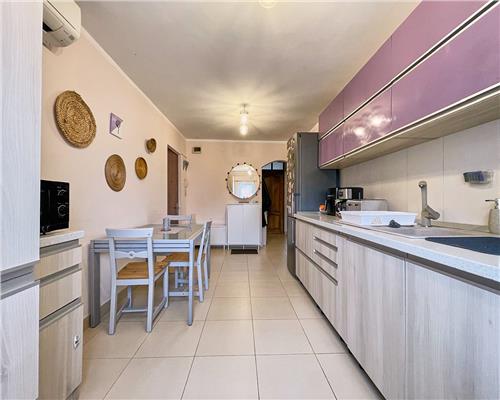 Apartament 3 camere decomandat, 2 bai, str. Sesului, Plopilor