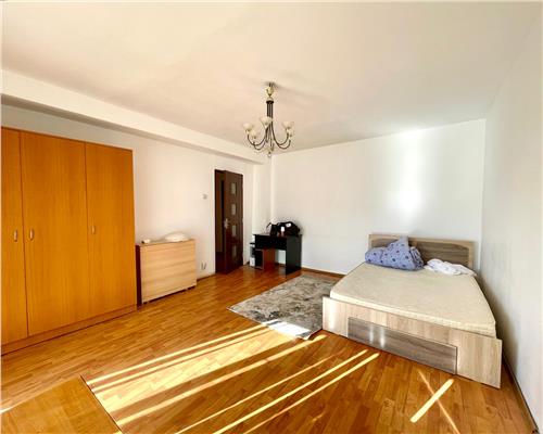 Apartament 3 camere, decomandat, mobilat, zona The Office.