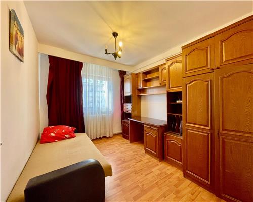 Apartament 3 camere, decomandat, mobilat, zona The Office.