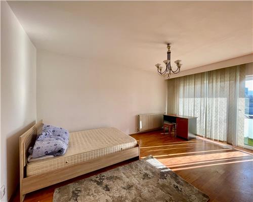 Apartament 3 camere, decomandat, mobilat, zona The Office.