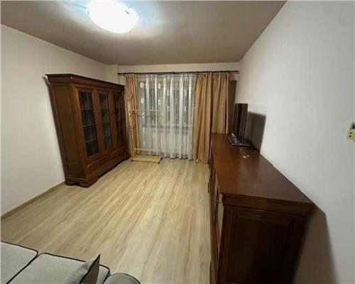 Apartament 3 camere, decomandat, mobilat, utilat, Aurel Vlaicu.